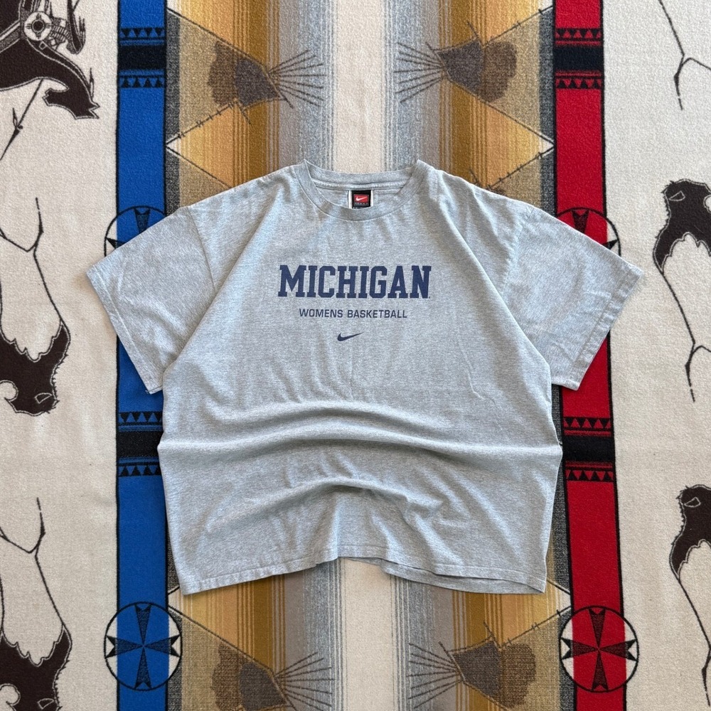 Nike Team Michigan Womens Basketball T-Shirt Gray XL University of Michigan Tee